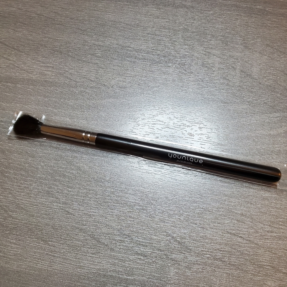 Younique Blending Brush